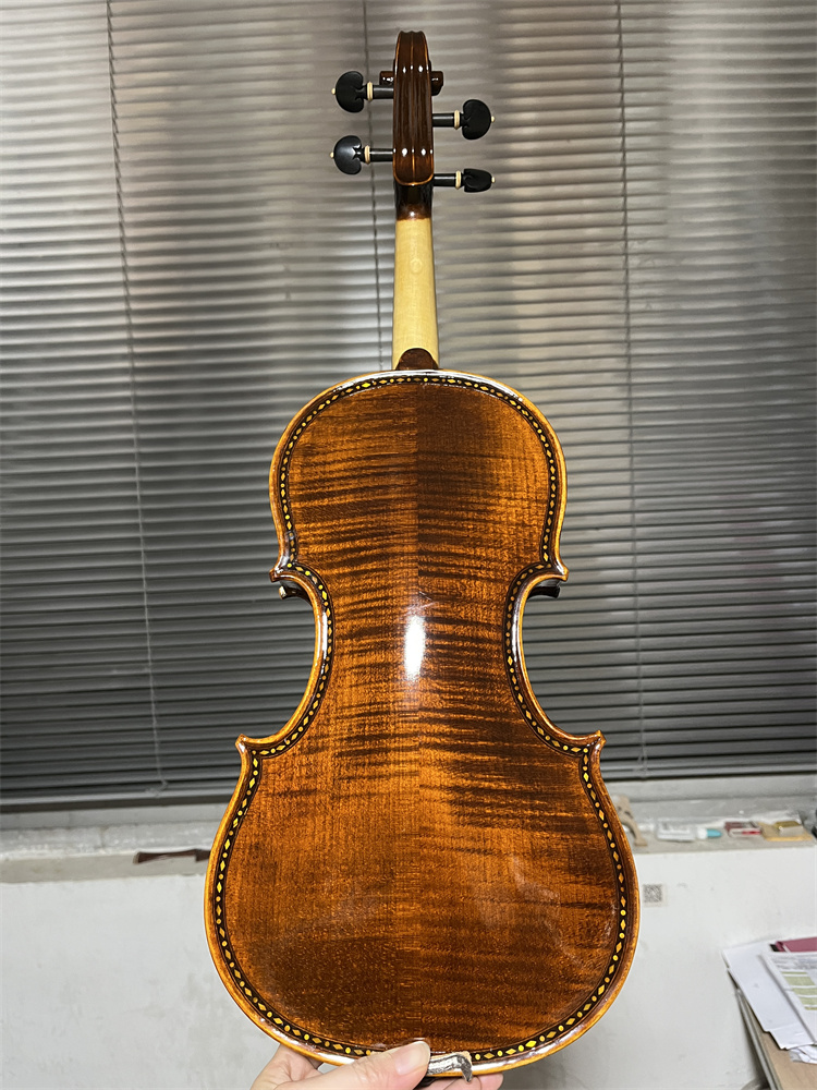 実物写真：素晴らしいアンティークの貝殻象嵌が施された4/4サ - Musical Instrument Photo のレビューと価格